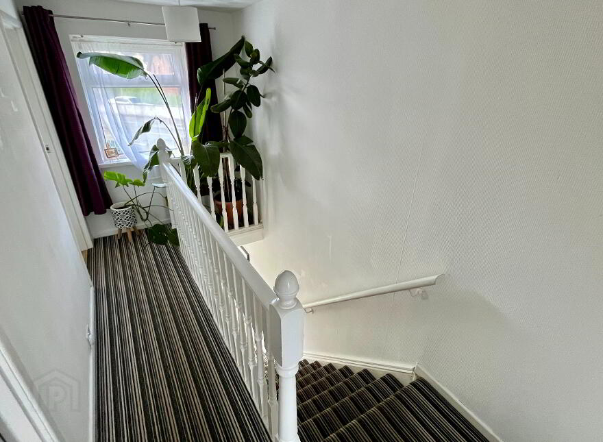 83 Ravarnet Road, Lisburn, BT27 5NF