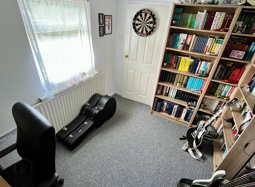 83 Ravarnet Road, Lisburn, BT27 5NF