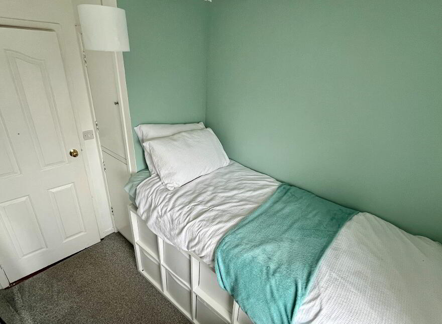 83 Ravarnet Road, Lisburn, BT27 5NF