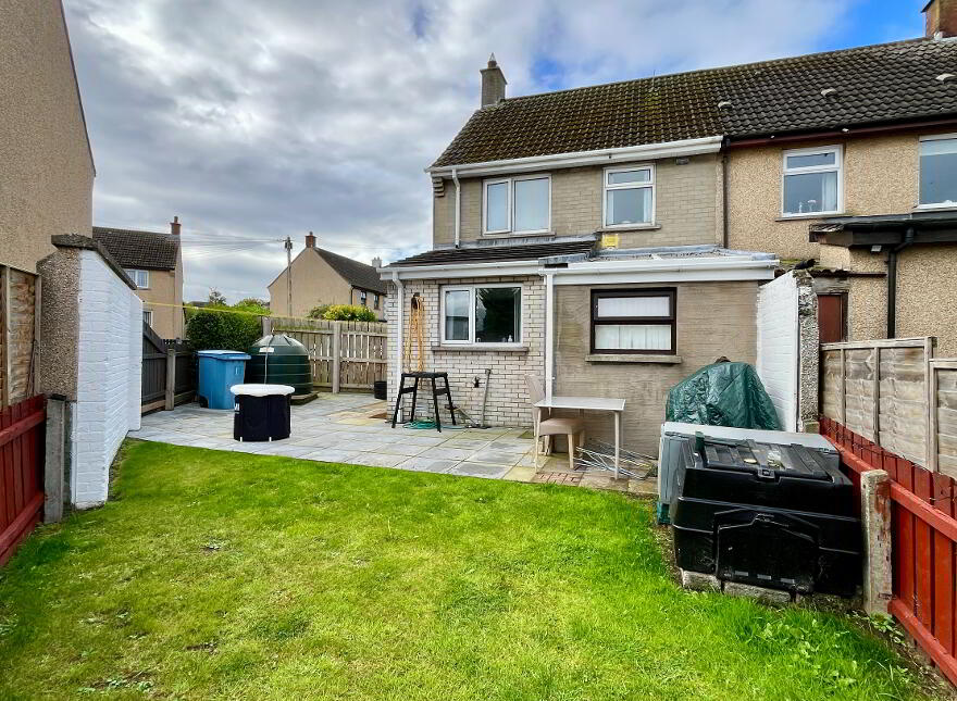 83 Ravarnet Road, Lisburn, BT27 5NF