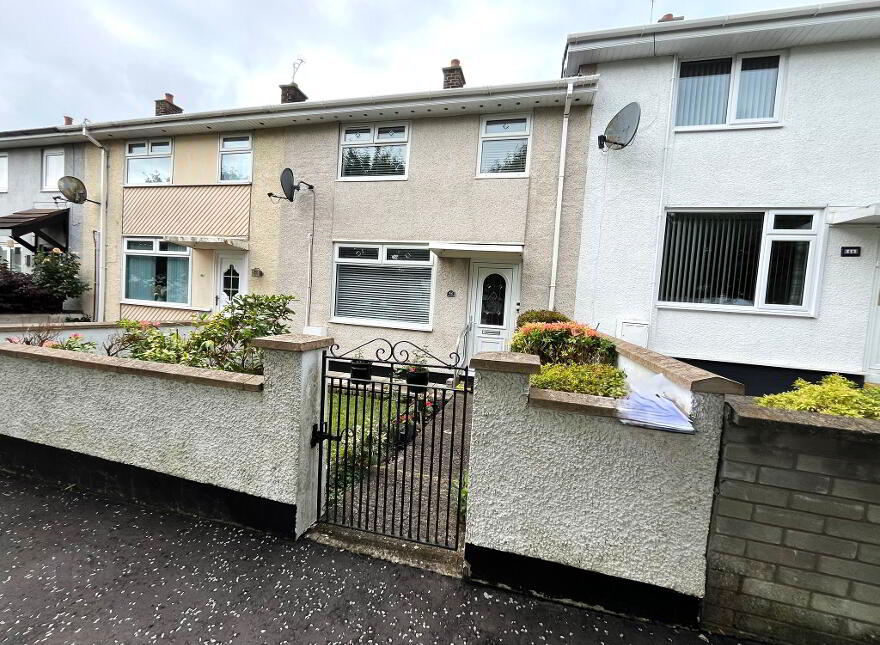 44 Drumhoy Drive, Carrickfergus, BT38 8NL photo