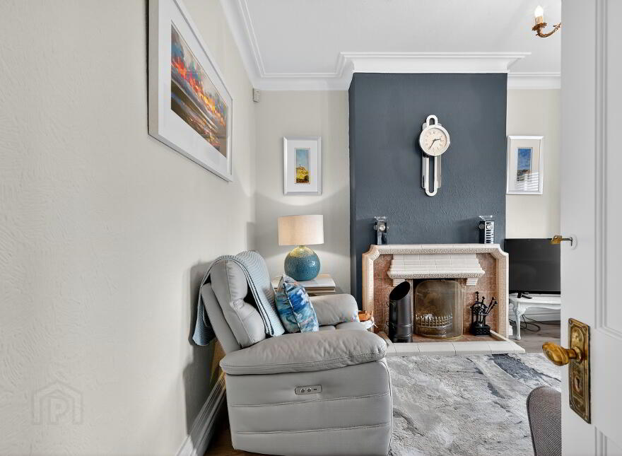 25 Belfast Road, Carrickfergus, BT38 8BY