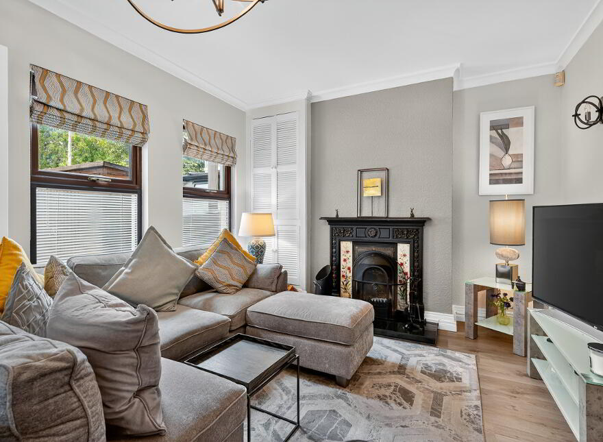 25 Belfast Road, Carrickfergus, BT38 8BY