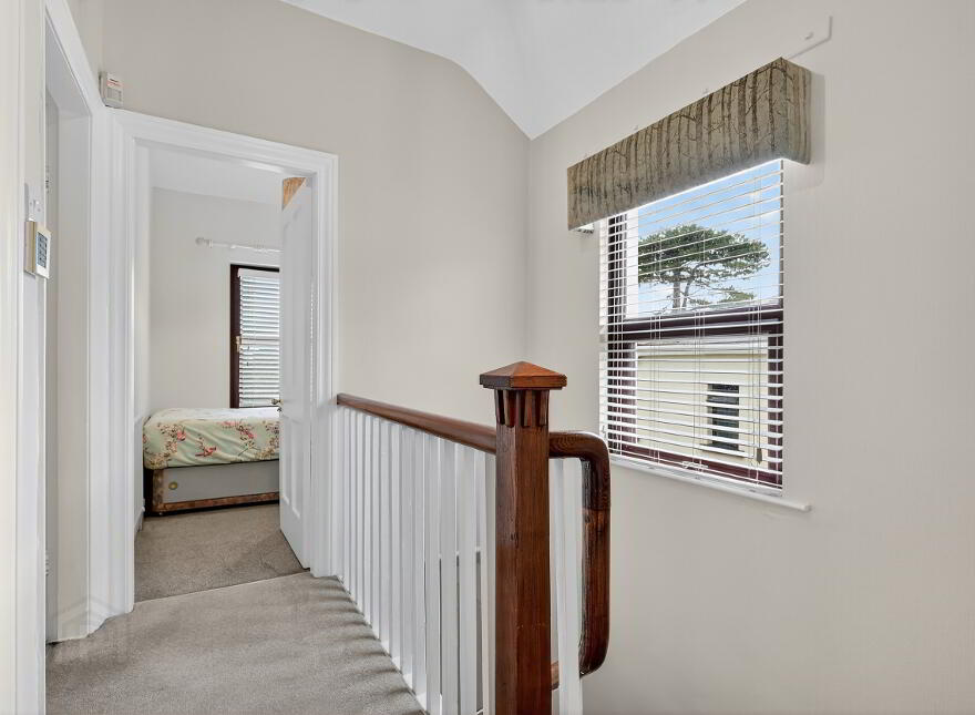 25 Belfast Road, Carrickfergus, BT38 8BY