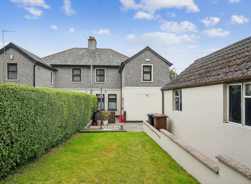 25 Belfast Road, Carrickfergus, BT38 8BY