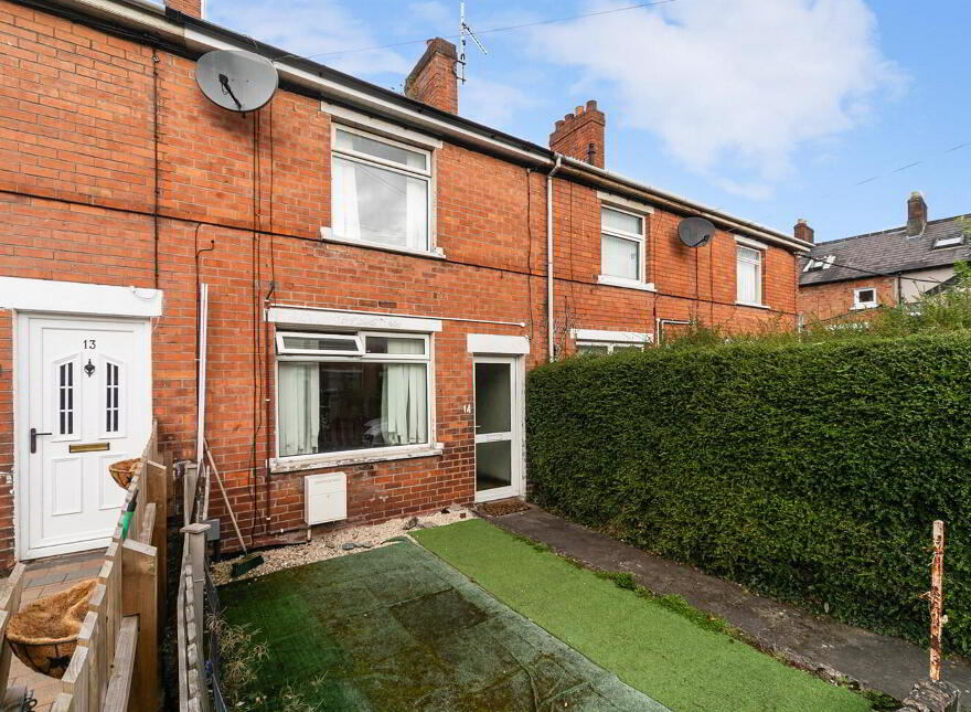 14 Victoria Gardens, Dunmurry, Belfast, BT17 0AG photo