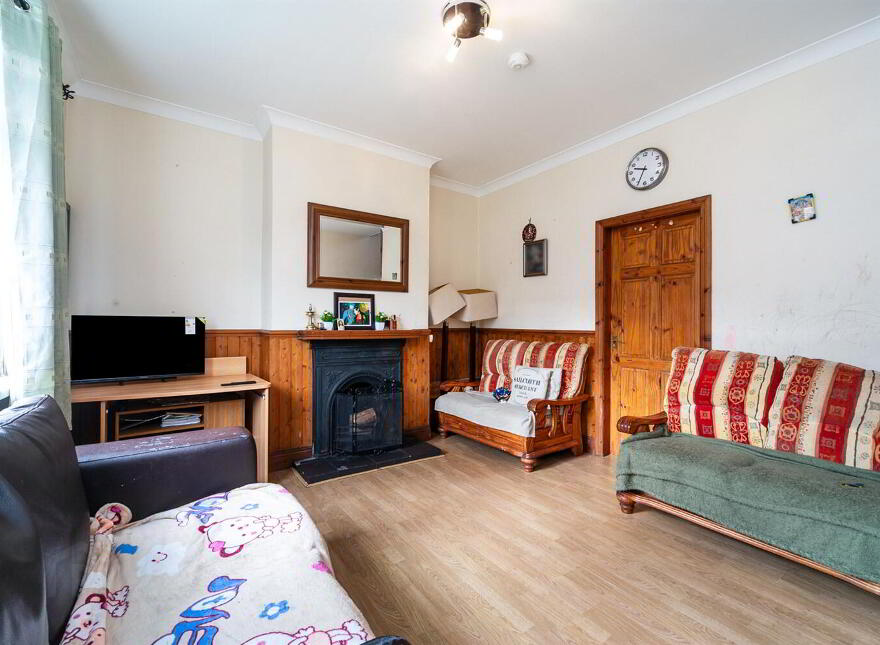 14 Victoria Gardens, Dunmurry, Belfast, BT17 0AG
