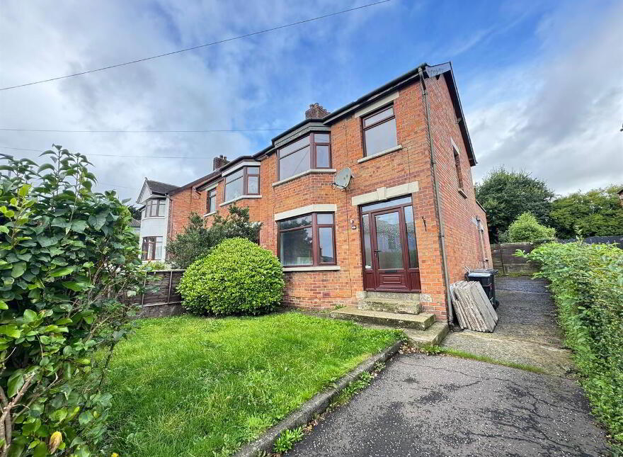 13 Moreland Avenue, Glengormley, Newtownabbey, BT36 7RQ photo