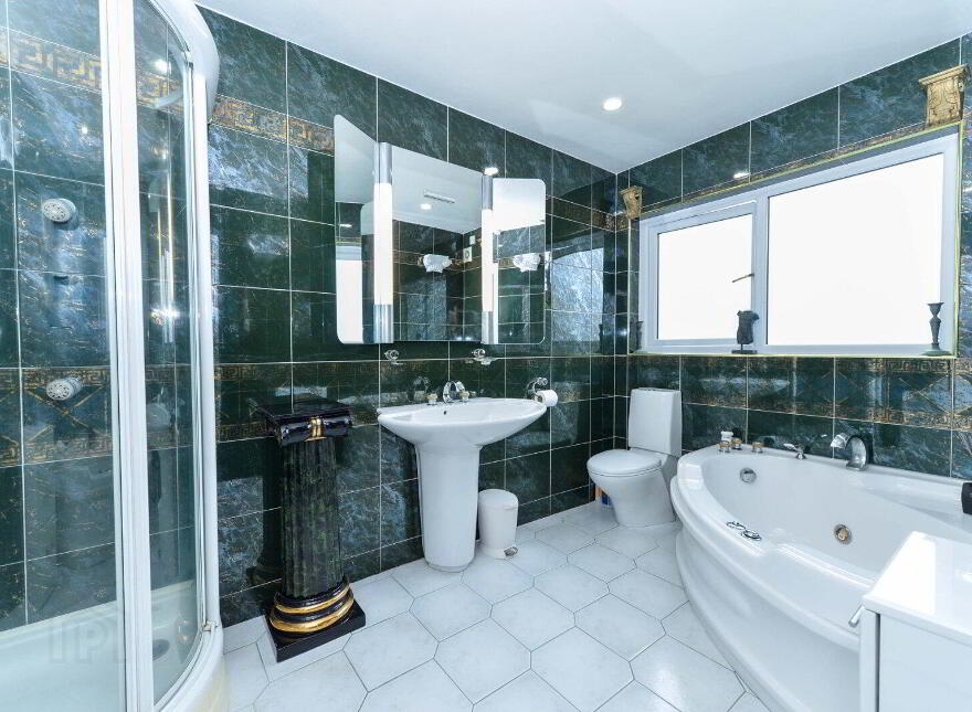 32 Red Fort Drive, Carrickfergus, BT38 9EN