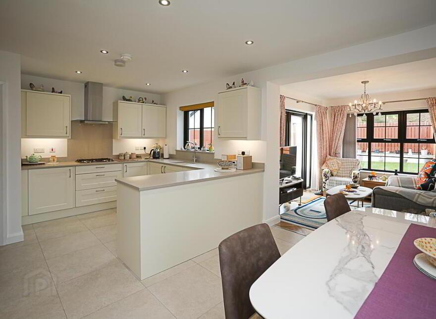 28 Blackrock Hollow, Newtownards, BT23 4ZR