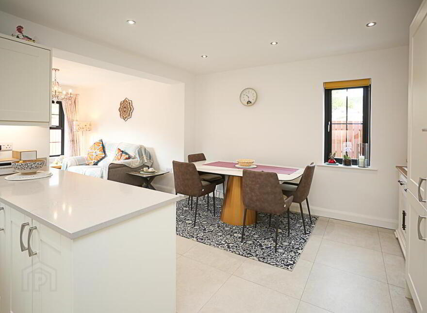 28 Blackrock Hollow, Newtownards, BT23 4ZR