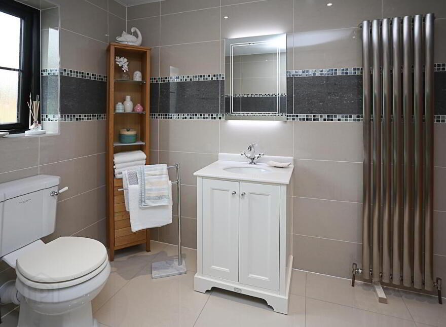 28 Blackrock Hollow, Newtownards, BT23 4ZR