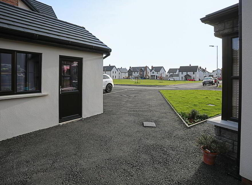 28 Blackrock Hollow, Newtownards, BT23 4ZR