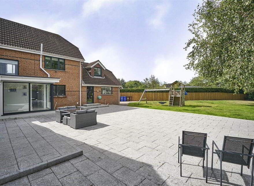 22 Ascot Park, Newtwonards, Newtownards, BT23 4AZ