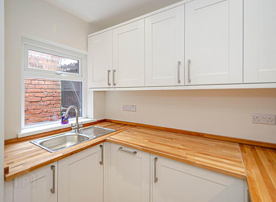 11 Rochester Street, Ravenhill, Belfast, BT6 8EU