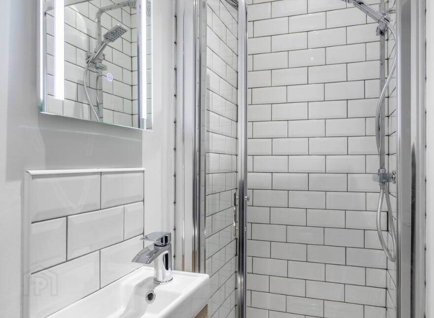 Room 5, 9 Frank Street, Belfast, BT5 4NW