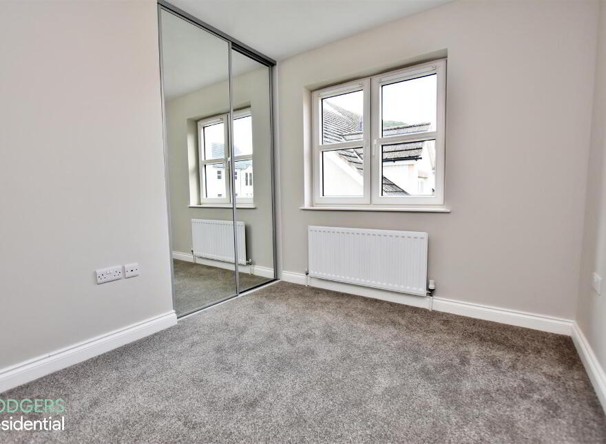 Apt 5, 12a Highgrove Meadows, Belfast, BT13 3FX