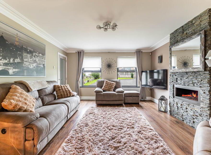 4 Church Glen, Lisburn, BT28 3FP
