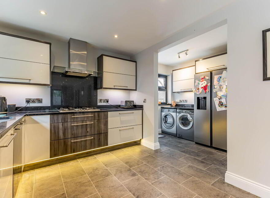 4 Church Glen, Lisburn, BT28 3FP