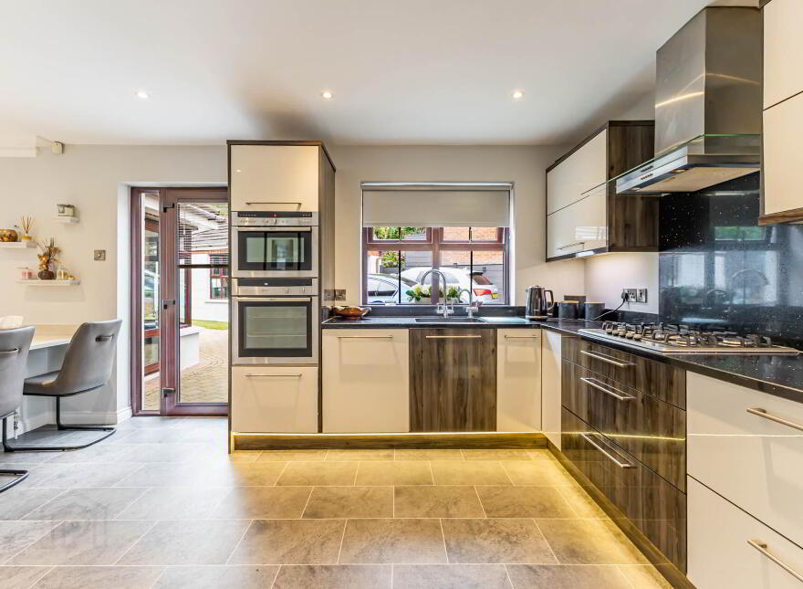 4 Church Glen, Lisburn, BT28 3FP
