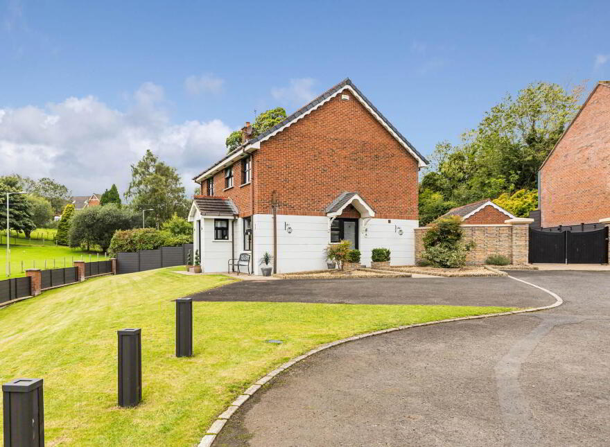 4 Church Glen, Lisburn, BT28 3FP