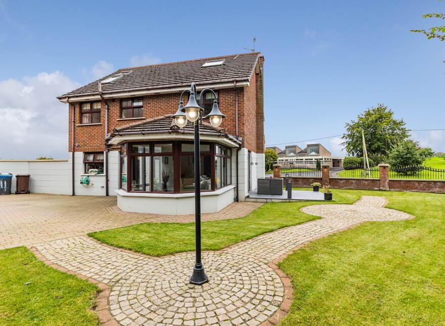 4 Church Glen, Lisburn, BT28 3FP