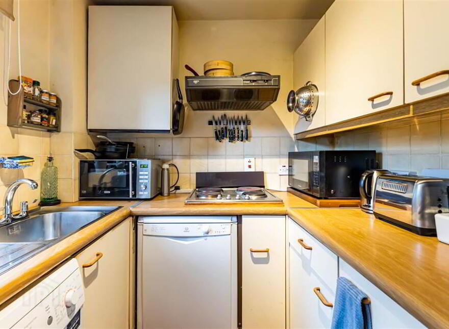 7b, Stranmillis Court, Stranmillis, Knightsbridge, Belfast, BT9 5EU