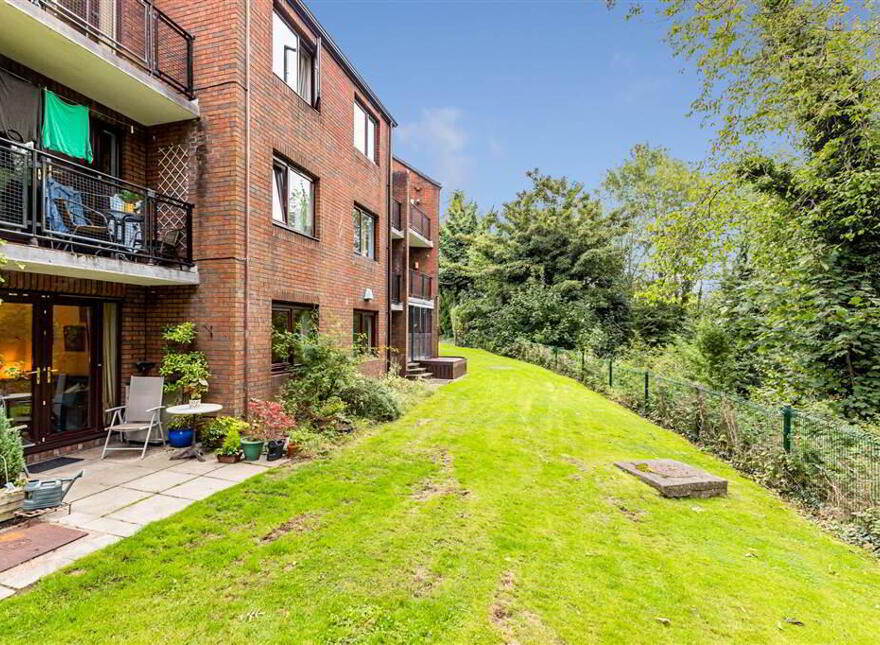 7b, Stranmillis Court, Stranmillis, Knightsbridge, Belfast, BT9 5EU