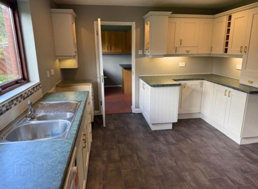 14 Greenwood Park, Carrickfergus, BT38 7UW