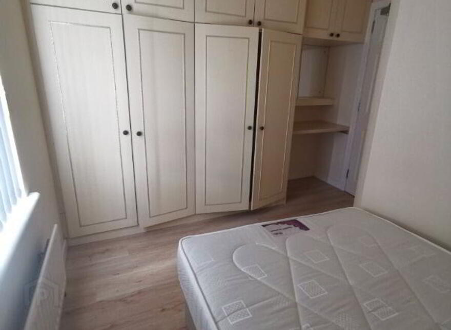 73 Tates Avenue, Belfast, BT9 7BZ