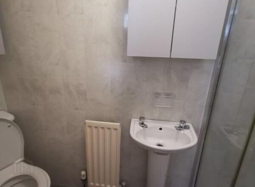 73 Tates Avenue, Belfast, BT9 7BZ