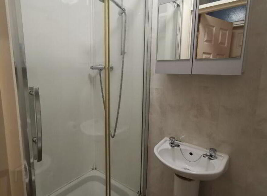 73 Tates Avenue, Belfast, BT9 7BZ