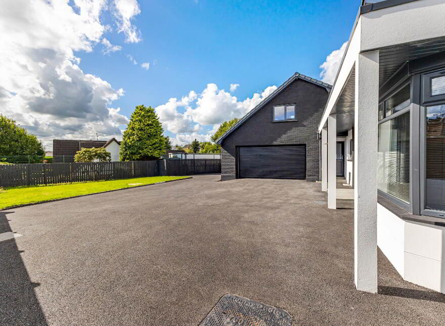 109 Antrim Road, Lisburn, BT28 3EA