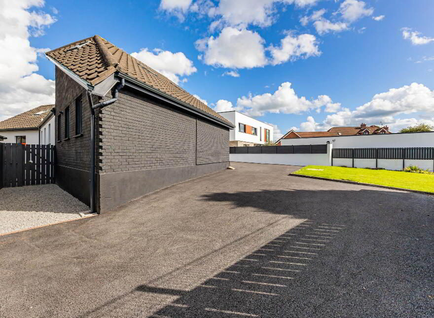 109 Antrim Road, Lisburn, BT28 3EA
