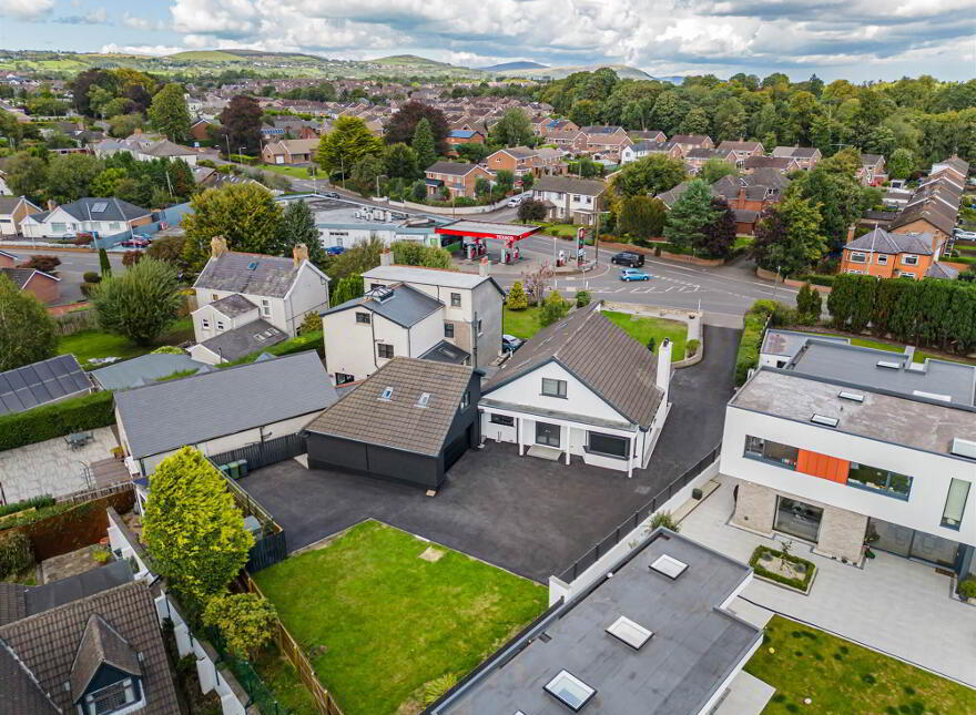 109 Antrim Road, Lisburn, BT28 3EA