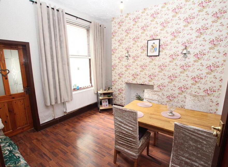 16 Rosemount Gardens, Belfast, BT15 5AG