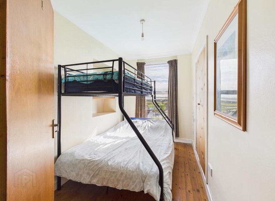 11 The Terrace Strand Street, Tramore