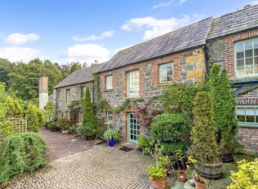 7a The Square, Hillsborough, BT26 6AG