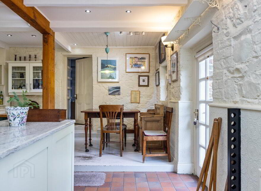 7a The Square, Hillsborough, BT26 6AG