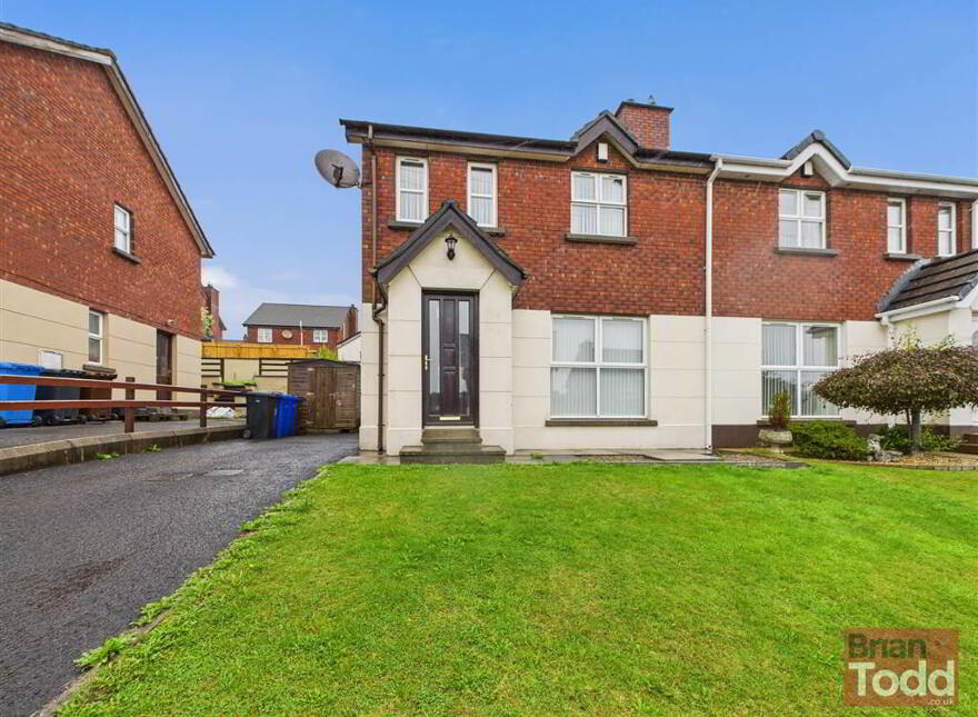 Huntly Park, Larne, BT40 2TT photo
