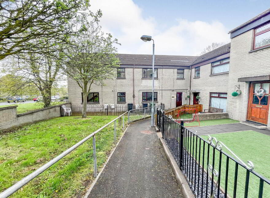 37 Hill Street, Lisburn, BT28 1YE photo