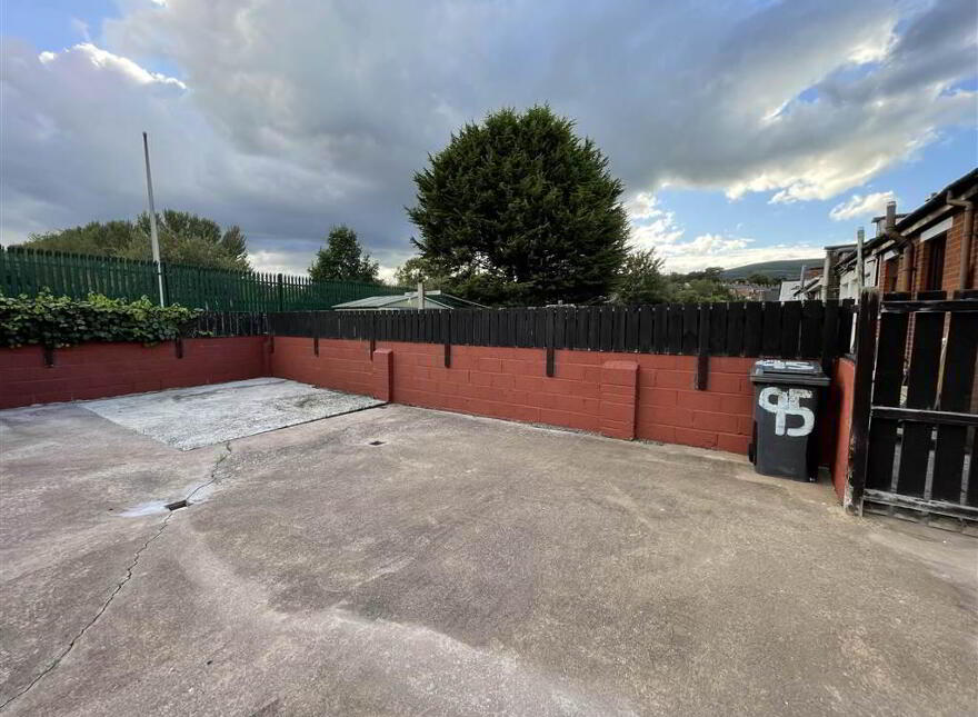95 St James Road, Belfast, BT12 6EB
