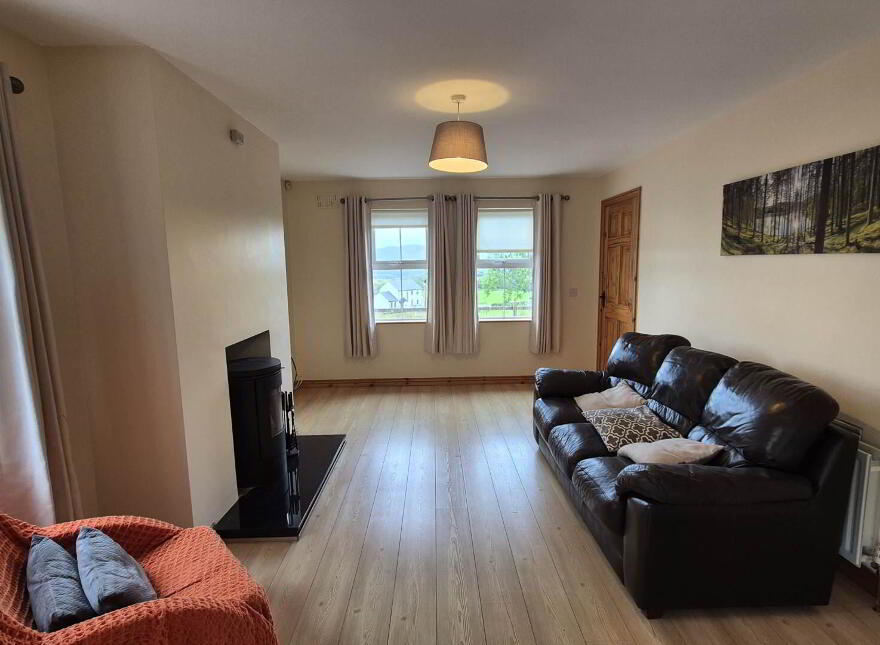 7 The Pines, Churchill, F92X0AW