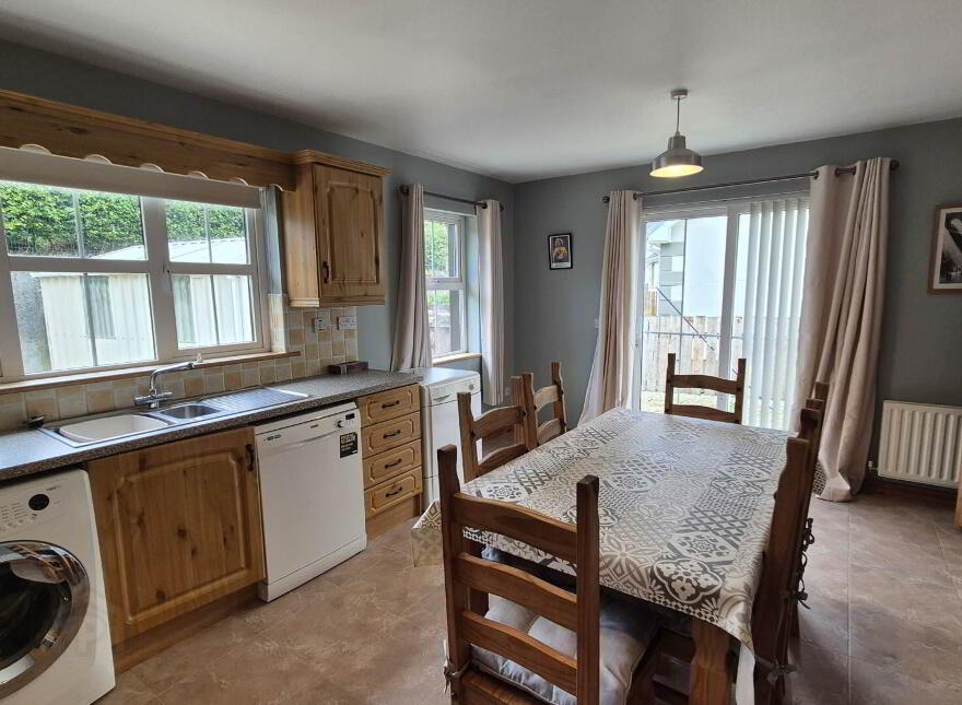 7 The Pines, Churchill, F92X0AW