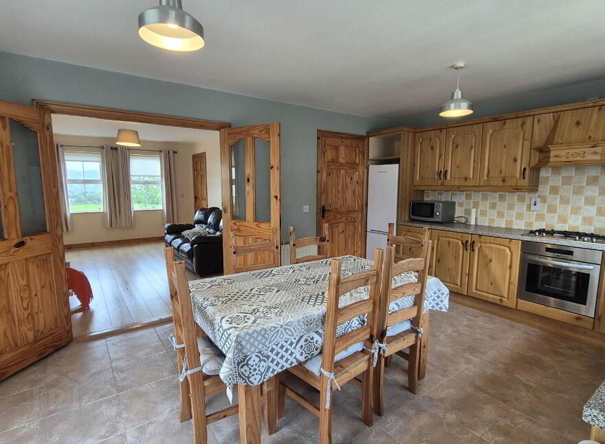 7 The Pines, Churchill, F92X0AW