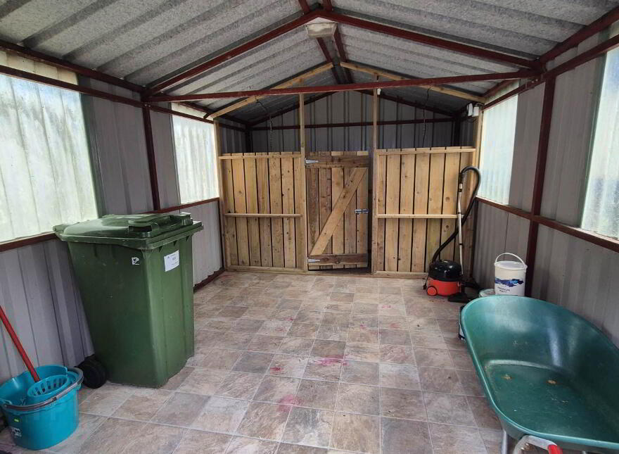 7 The Pines, Churchill, F92X0AW