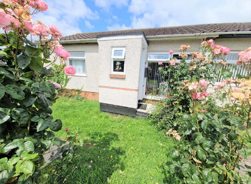 5 Whinfield Walk, Carrickfergus, BT38 8HL photo