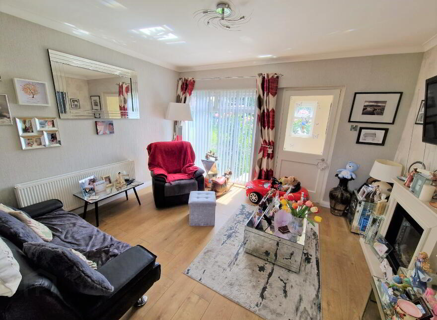 5 Whinfield Walk, Carrickfergus, BT38 8HL