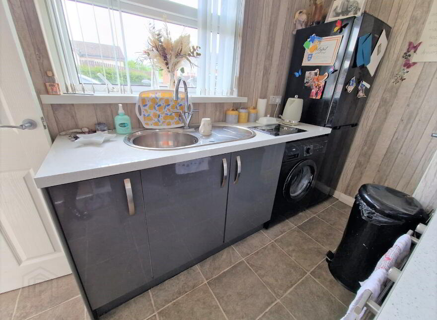 5 Whinfield Walk, Carrickfergus, BT38 8HL
