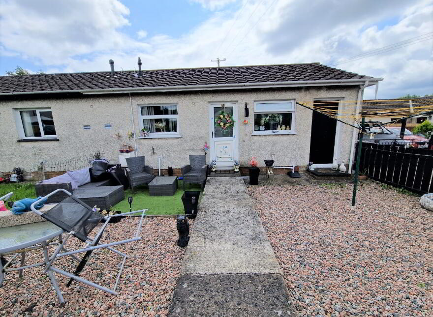 5 Whinfield Walk, Carrickfergus, BT38 8HL